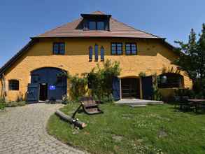 Exterior 4 Rustic-style Apartment in Buschenhagen With Garden