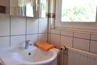 Toilet Kamar Modern Apartment in Pepelow Germany Near Beach