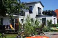 Exterior Tastefully Furnished Sea View Villa in Malchow