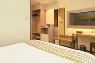 Bedroom Home Inn Plus (Shanghai Pudong Airport)