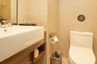 In-room Bathroom Home Inn Plus (Shanghai Pudong Airport)