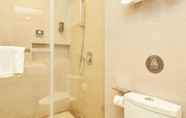 Toilet Kamar 4 Home Inn Plus (Shanghai Pudong Airport)
