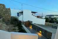 Kolam Renang Mykonos Dot Apartments