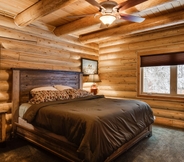 Bedroom 5 Lumberjack Lodge