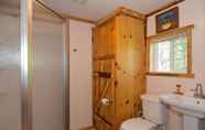 In-room Bathroom 2 Remington Retreat