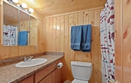 In-room Bathroom 3 Restoration Pines