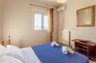 Phòng ngủ Navarino Captain's Villa - Luxury Seaside Retreat