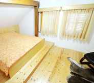 Bedroom 4 Vineyard Cottage Stepan