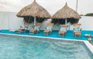 สระว่ายน้ำ 7 Ocean Front Property - Villa 2 Aruba