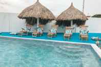 Swimming Pool Ocean Front Property - Villa 4 Aruba w pool view