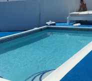 Swimming Pool 4 Ocean Front Property - Villa 5 Aruba Stunning