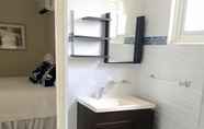 Toilet Kamar 5 Beach Apartment