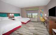 Bedroom 6 Hampton Inn & Suites Watsonville