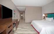 Bedroom 2 Hampton Inn & Suites Watsonville