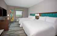 Bedroom 5 Hampton Inn & Suites Watsonville