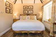 Bedroom Cowdray Lodge