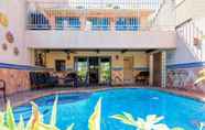 Kolam Renang 3 Waterfront Townhome With Pool & Boat Slip!