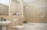 Toilet Kamar 5 Sunshine Place