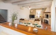 Common Space 7 Beautiful Authentic Stone Holiday House With Private Swimming Pool and Garden