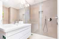 In-room Bathroom CSA18 Premium Design Apartment