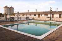 Swimming Pool Complejo Rural Puente Romano