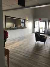 Lobby 4 Quality Inn & Suites Woodstock near Lake Geneva