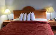 Bedroom 7 Quality Inn & Suites Woodstock near Lake Geneva