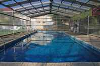 Swimming Pool The Henty