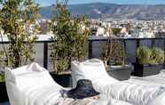 Common Space 5 Thisean Modern Suites by Athens Stay