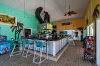 Bar, Cafe and Lounge Long Beach Resort by iTrip Panama City Beach