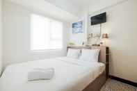 Kamar Tidur Minimalist and Comfy Studio Green Lake View Apartment