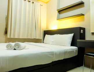 Kamar Tidur 2 Pleasant 2BR Apartment at Green Pramuka near Mall