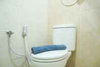 Toilet Kamar Elegant Studio Apartment at Nifarro Park