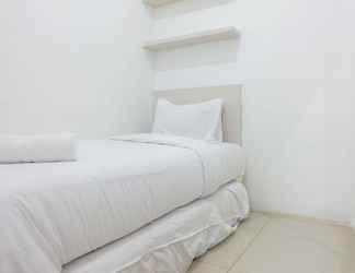 Bilik Tidur 2 Warm and Cozy 2BR Green Pramuka Apartment near Mall