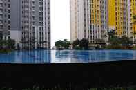 Swimming Pool Pool View 2BR Apartment @ Springlake Summarecon