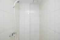 Toilet Kamar Pool View 2BR Apartment @ Springlake Summarecon