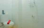 Toilet Kamar 4 New Furnished Studio Apartment at Gunung Putri Square