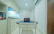 ห้องนอน 2 Trendy and Spacious Studio Azalea Suites Apartment