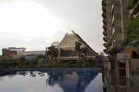 Swimming Pool Gorgeous 1BR Apartment at Landmark Residence near 23 Paskal