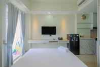 ห้องนอน Cozy and Minimalist Studio Apartment @ Mustika Golf Residence