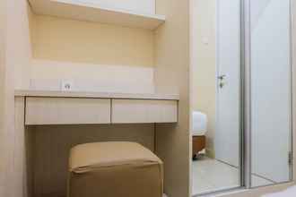 Kamar Tidur 4 Modern and Comfy 2BR Green Pramuka Apartment