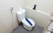 In-room Bathroom 4 Comfy 2BR Apartment at Green Pramuka City