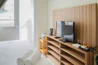 Kamar Tidur Cozy Studio Green Pramuka Apartment next to Mall