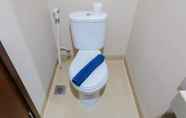 Toilet Kamar 5 Studio Apartment at U Residence near UPH