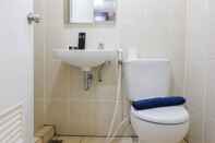 Toilet Kamar Luxury and Cozy Studio M-Town Apartment