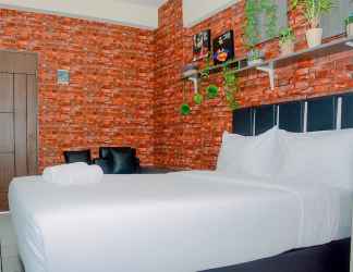 ห้องนอน 2 Comfy and Contemporer Studio Kemang View Apartment