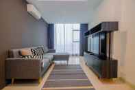 Ruang untuk Umum Modern and Spacious 2BR L'Avenue Apartment