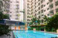 Kolam Renang Homey and Stylist 1BR Gading Icon Apartment