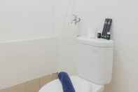 Toilet Kamar Stylish and Modern 2BR Bassura City Apartment