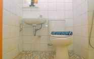 In-room Bathroom 7 Contemporary Studio Apartment at Kebagusan City